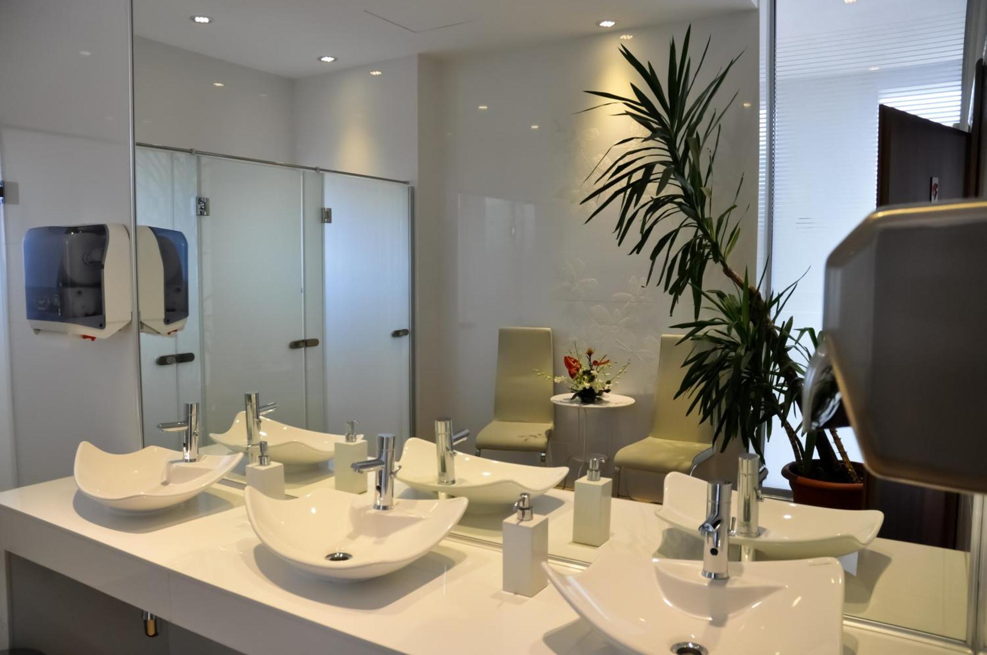 Marshal Garden Hotel Bucharest Exterior photo A modern bathroom